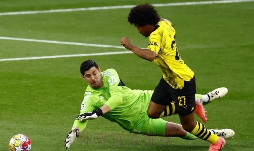 皇马小负巴萨 赛后皇马球员只有库尔图瓦谢场